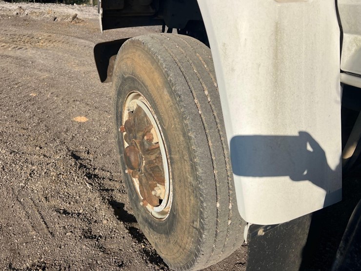 1996-ford-f-series-flatbed-truck-image-22