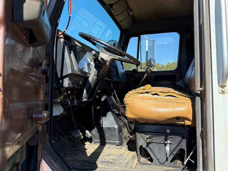 1992-international-4000-image-31