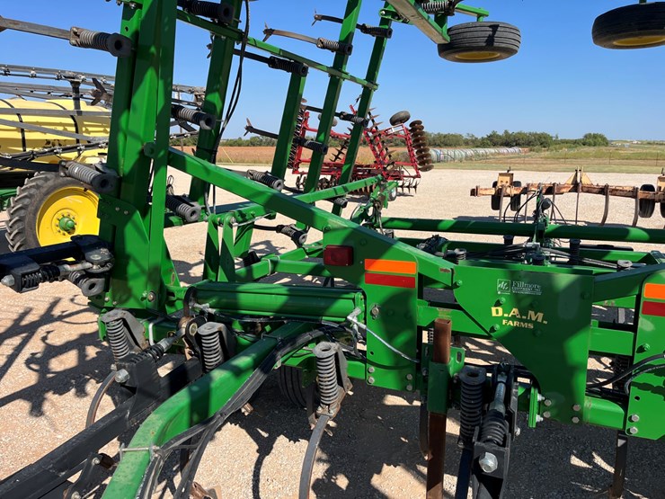 2013-john-deere-2210-image-18