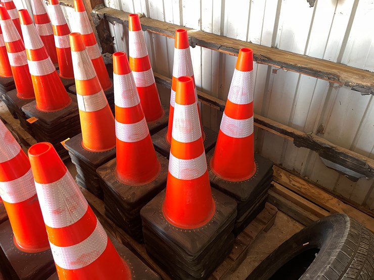 #1051-•-(60)-reflective-traffic-cones-image-2