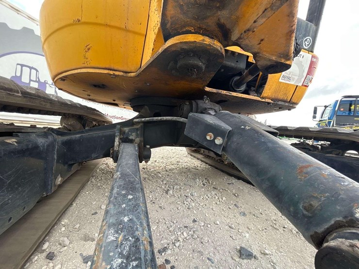 jcb-8030-zts-image-21