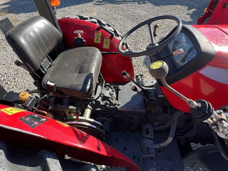 2016-massey-ferguson-2615-image-11