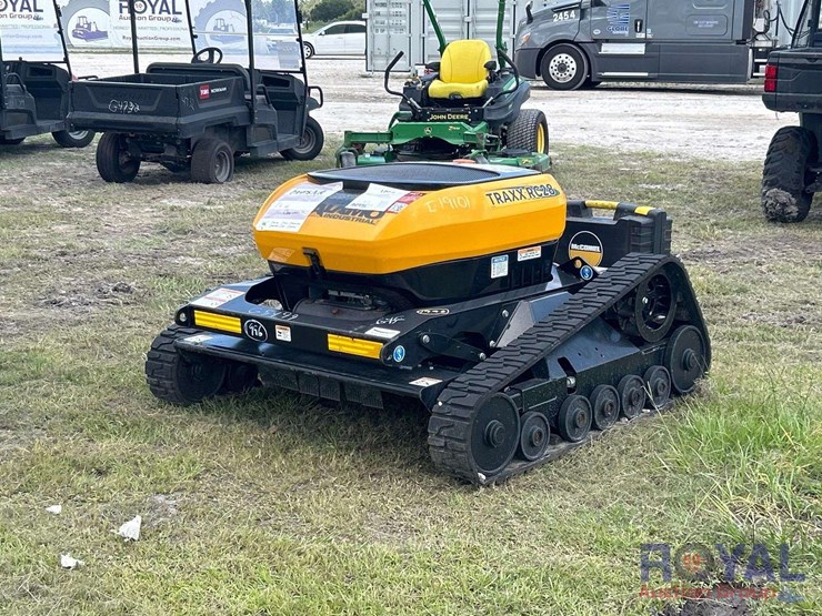 2022-mcconnel-traxx-rc28-43in.-remote-controlled-slope-mower-image-1