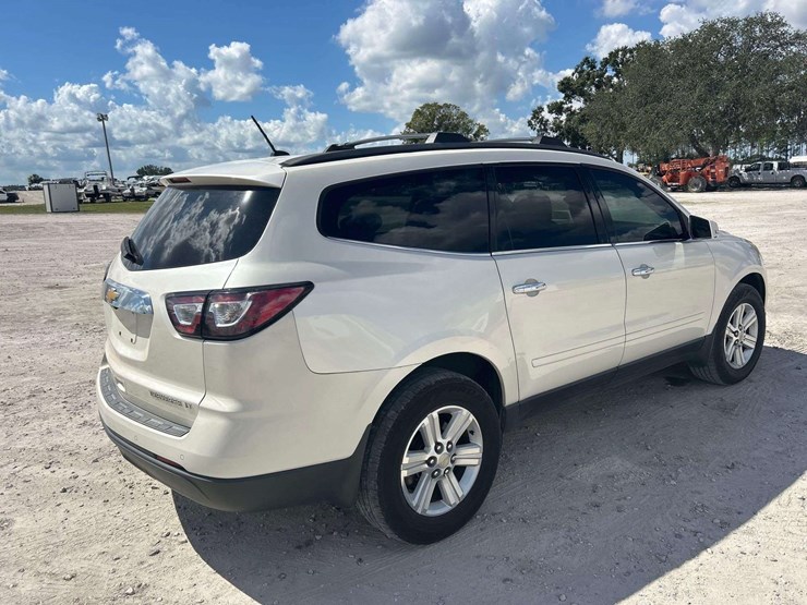 2014-chevrolet-traverse-image-3