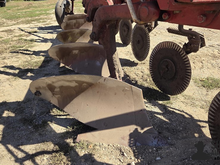 international-720-image-16