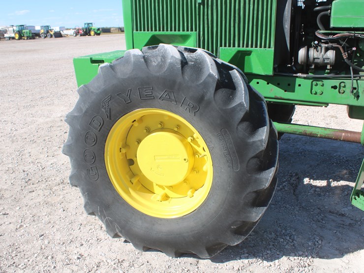 john-deere-4755-image-16