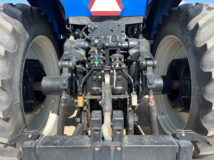 2015-new-holland-t8.410-image-12