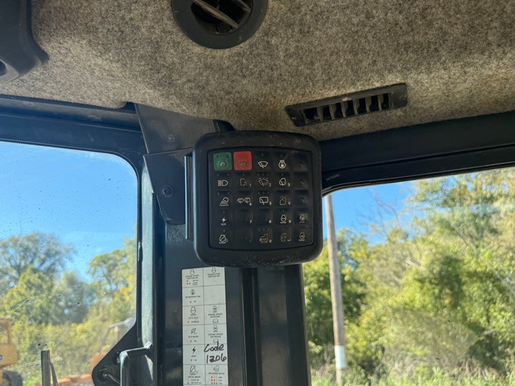 deere-650k-xlt-image-29