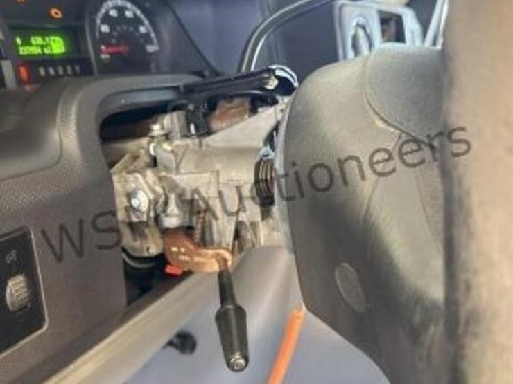 2009-ford-e-series-passenger-van-image-21