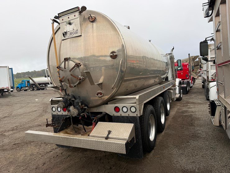 2019-peterbilt-567-image-3