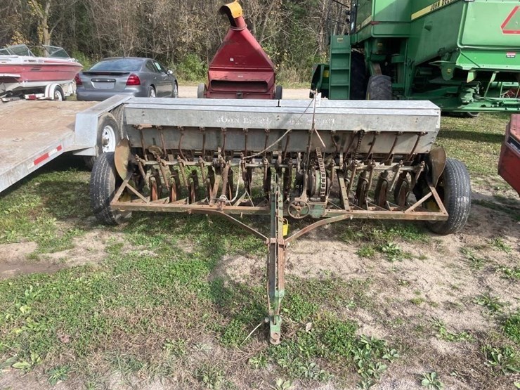 john-deere-8-image-2