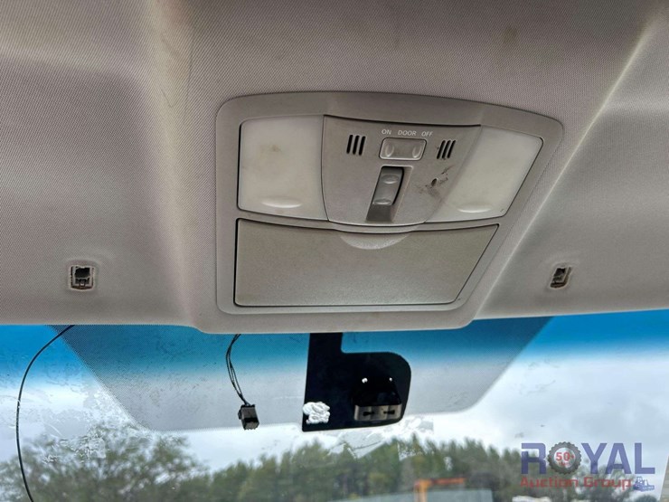 2012-infiniti-qx56-image-19