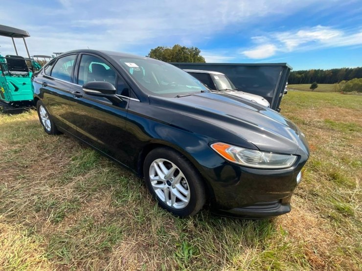 2014-ford-fusion-se-(at,-2.5l,-miles-read-170449,-image-1
