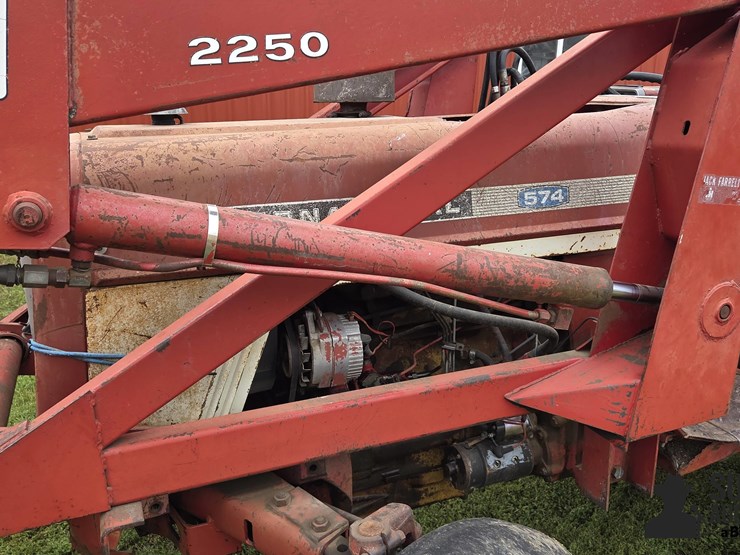 1976-international-574-image-9