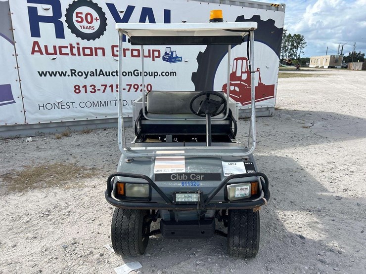 club-car-carryall-2-electric-utility-cart-image-8