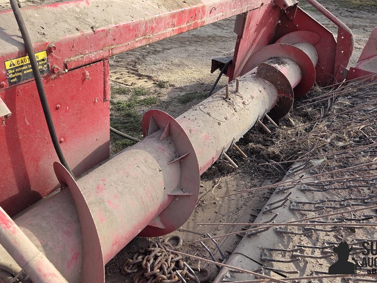 international-810-image-13