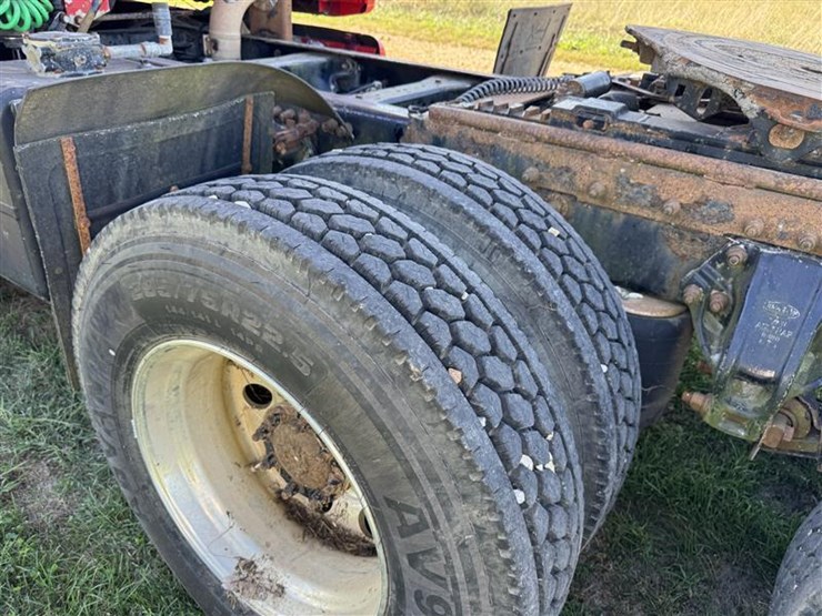 2005-peterbilt-387-image-52