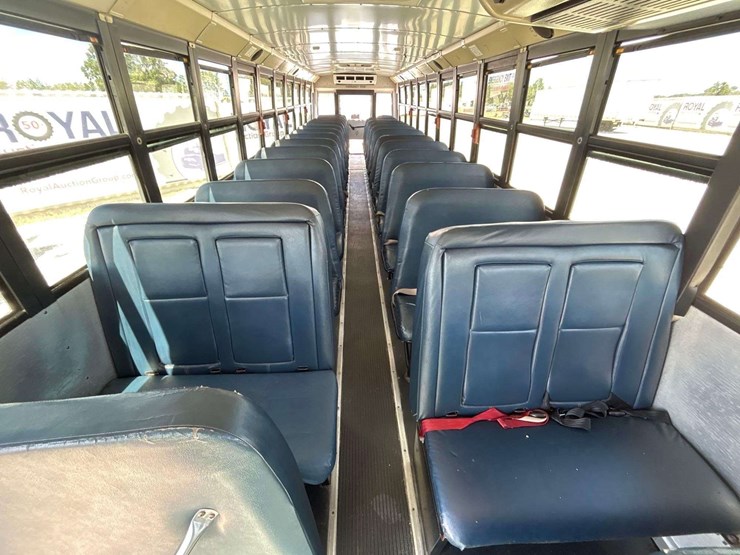 2007-freightliner-b2-image-19