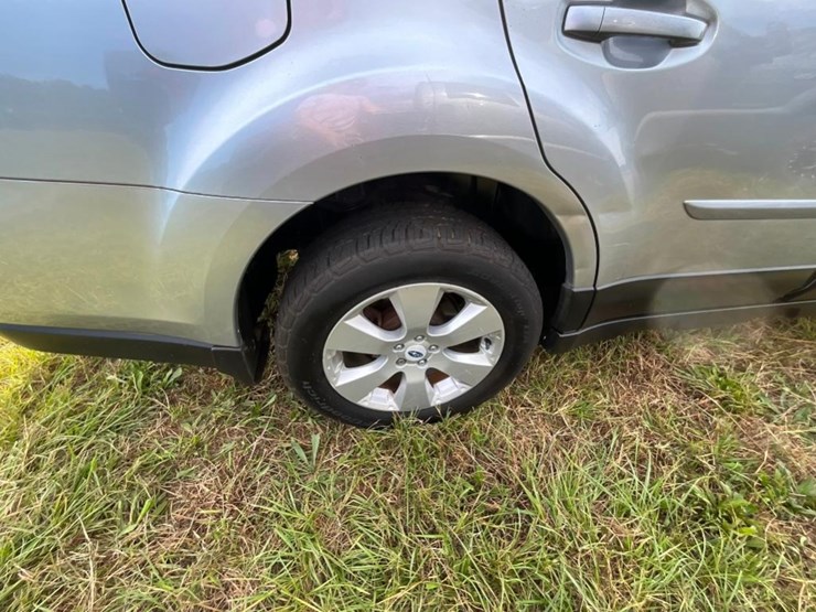 2012-subaru-outback-(at,-awd,-2.5l,-miles-image-9