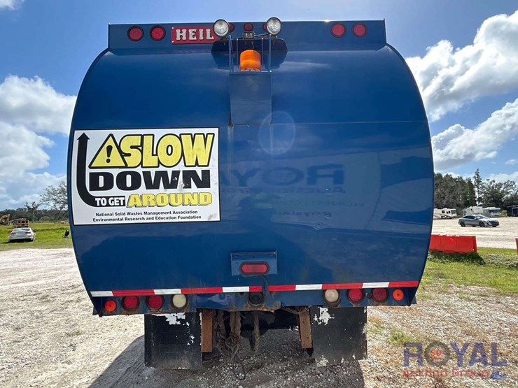 2005-autocar-wxr-heil-rear-loader-garbage-truck-image-22