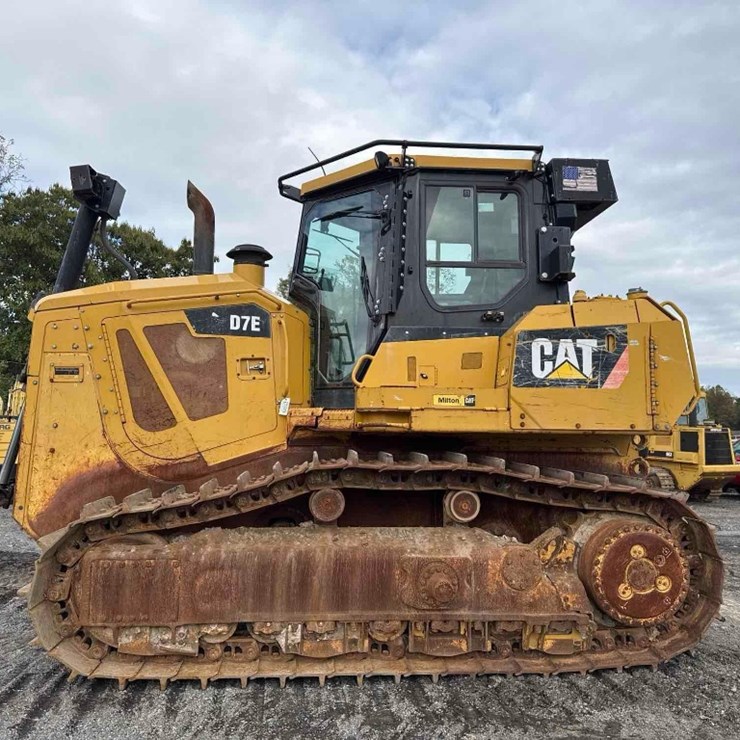 2011 CATERPILLAR D7E