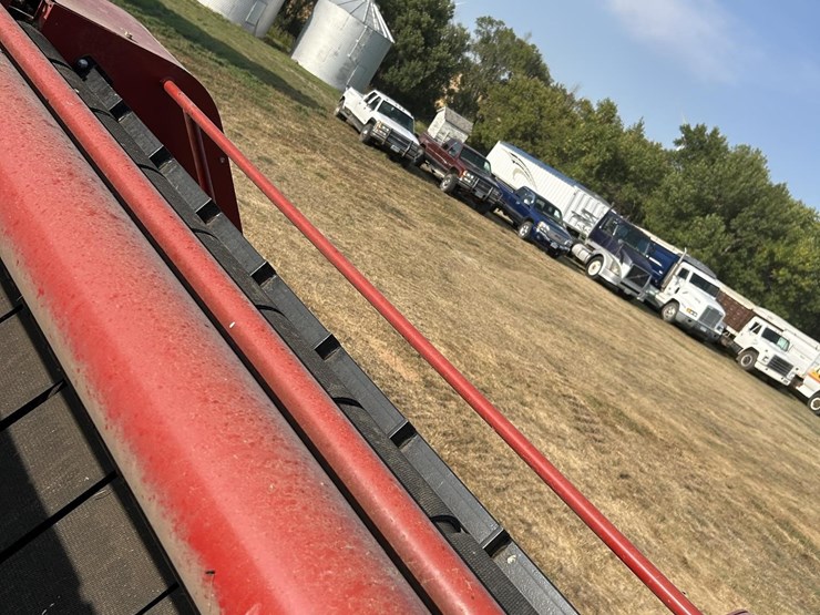 2008-new-holland-br7090-image-33