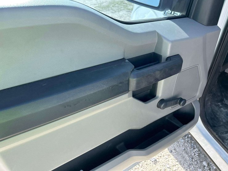 2017-ford-f150-image-11