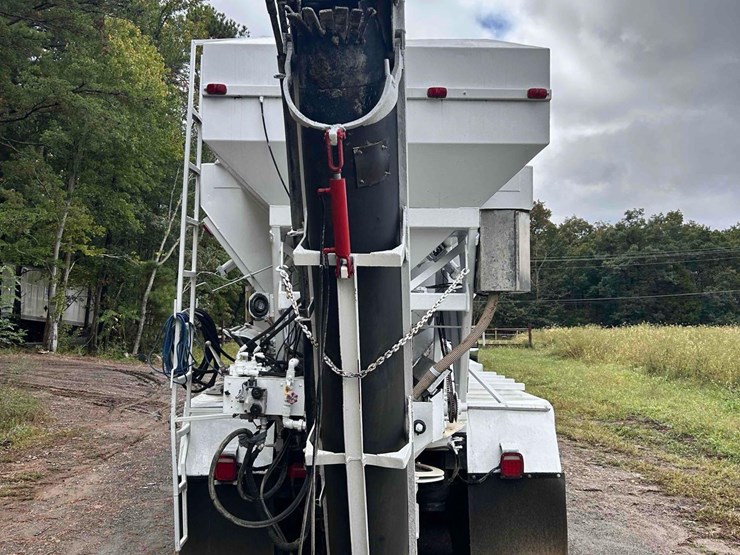 2008-peterbilt-388-image-5