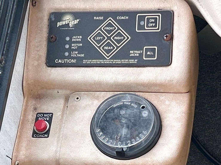 1998-national-rv-tropi-cal-t/a-35ft-class-a-motorhome-image-27