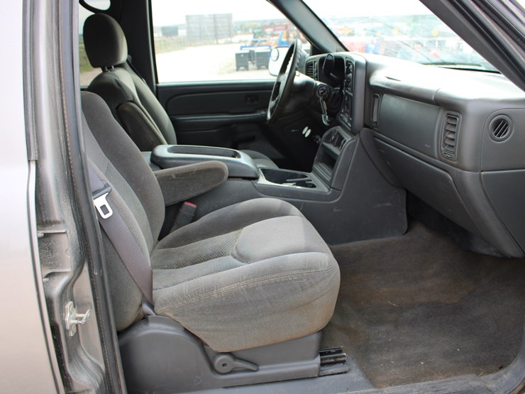 2006-chevrolet-3500-image-21