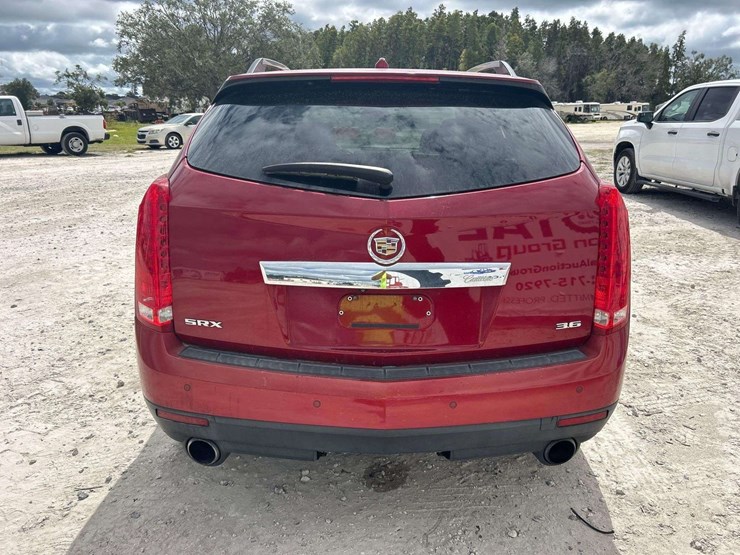 2012-cadillac-srx-image-25