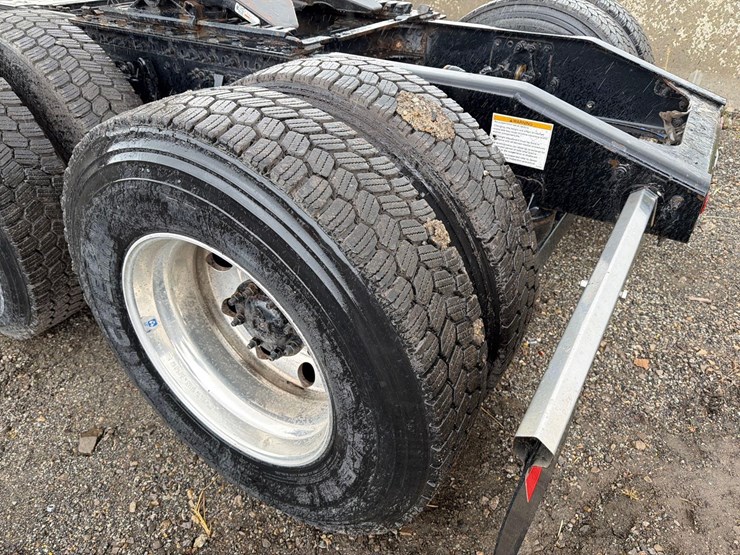 2019-mack-anthem-64t-image-9