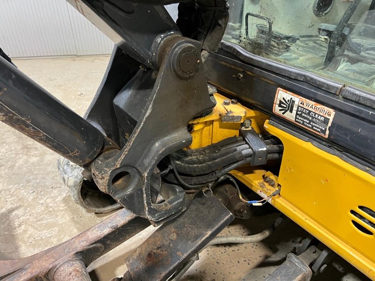 2015-deere-35g-image-13