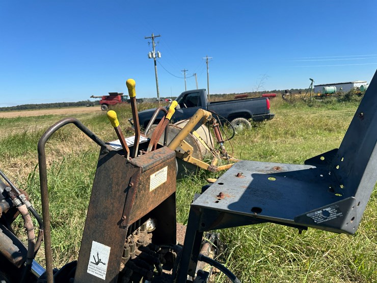 #32227-•-kelley-mfg-b70-backhoe-attachment-image-7