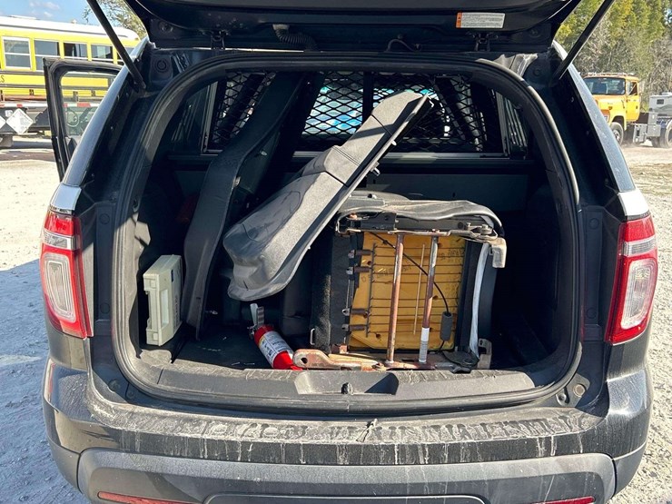 2015-ford-explorer-image-23