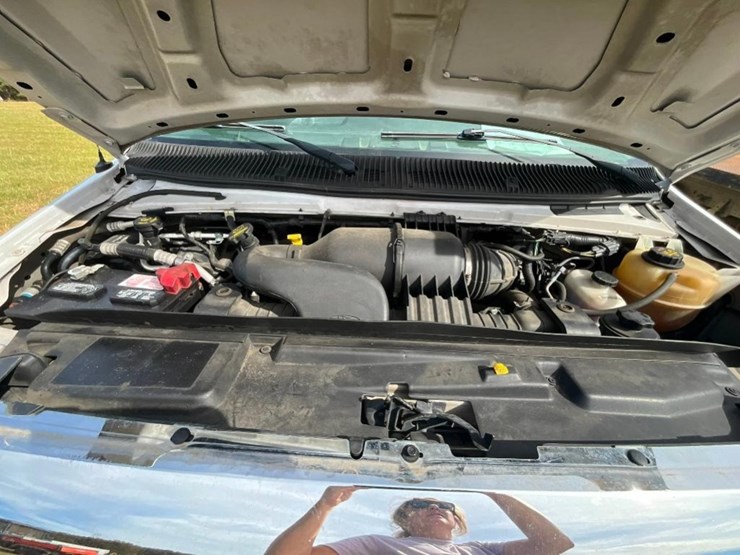 2014-ford-e350-image-44