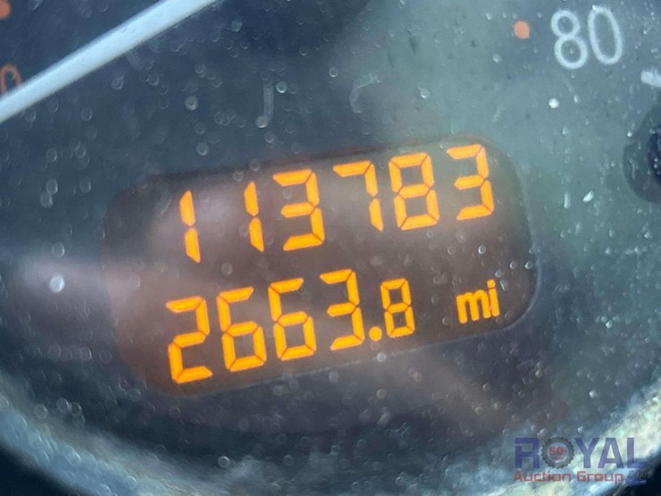 2016-peterbilt-320-image-6