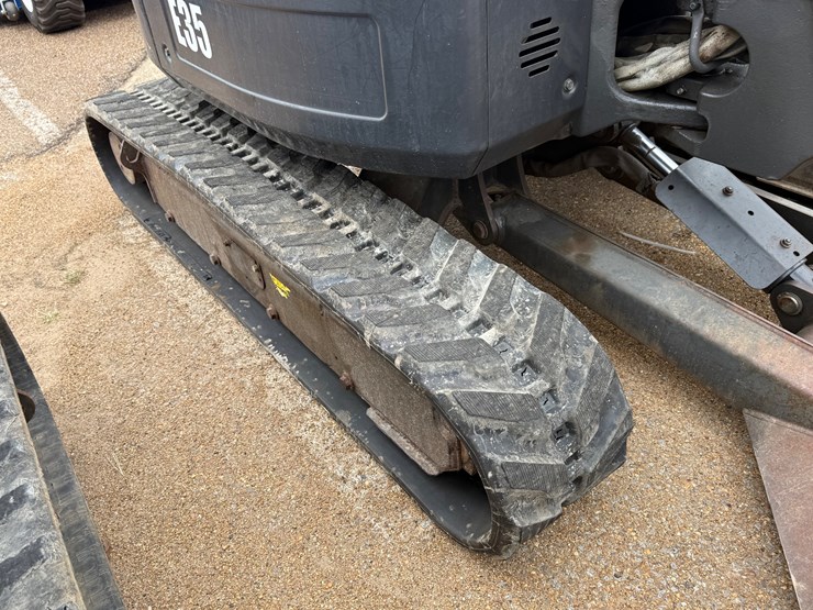 2013-bobcat-e35-image-7