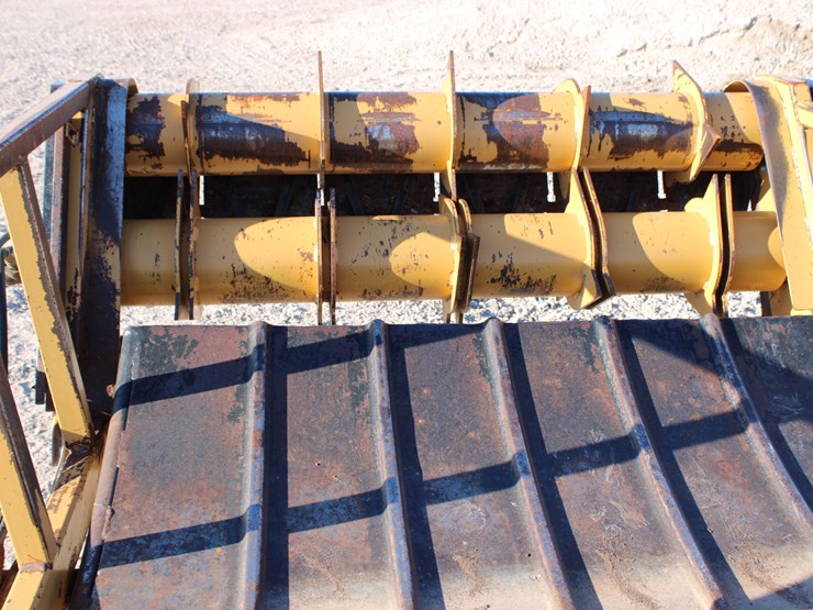 #2094-•-#2094-bf-5000-pull-type-round-bale-unroller-image-11