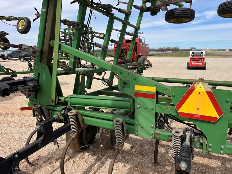 2005-john-deere-2210-image-15