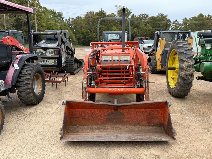 kubota-l2950-image-2