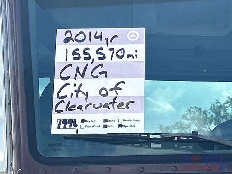 2014-peterbilt-384-image-32