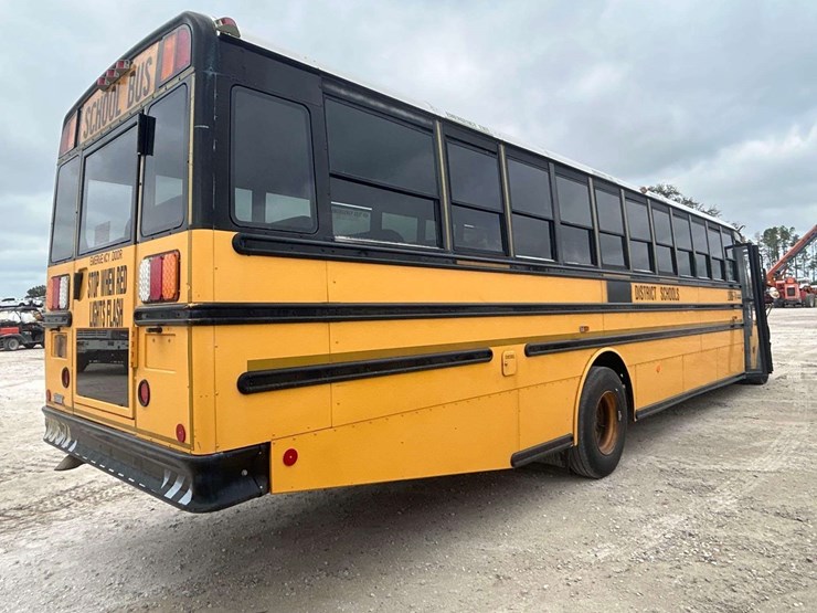 2007-freightliner-b2-image-3