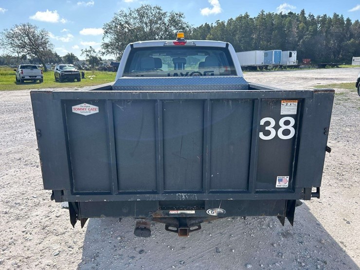 2017-ford-f150-image-26