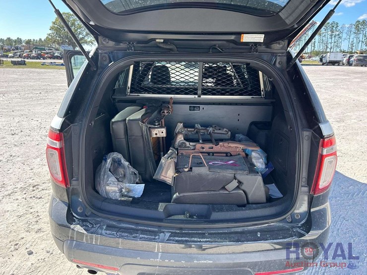 2015-ford-explorer-image-23