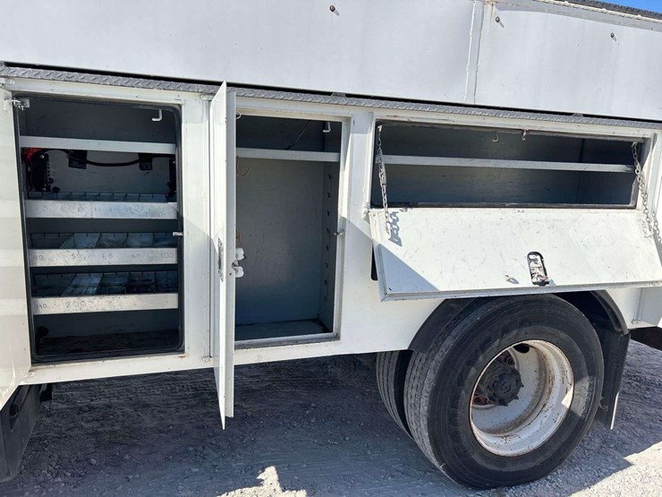 2012-freightliner-m2-106-terex-hi-ranger-tl41-41ft-insulated-bucket-truck-image-13