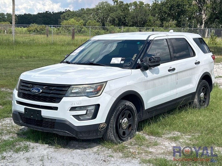 2017-ford-explorer-image-1