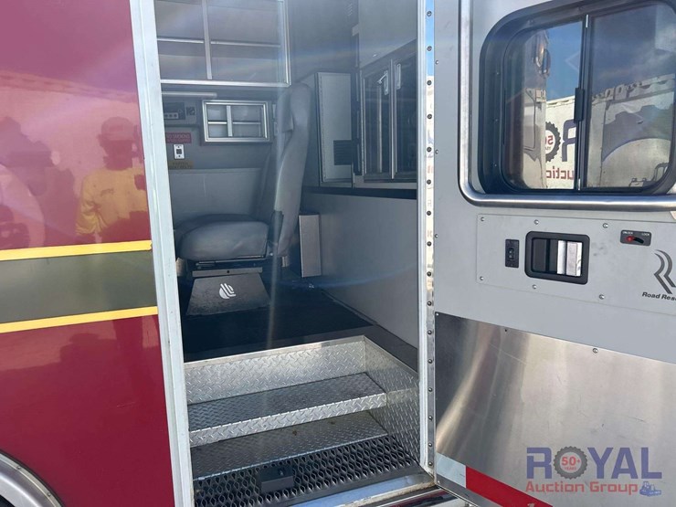 2009-ford-e450-image-26