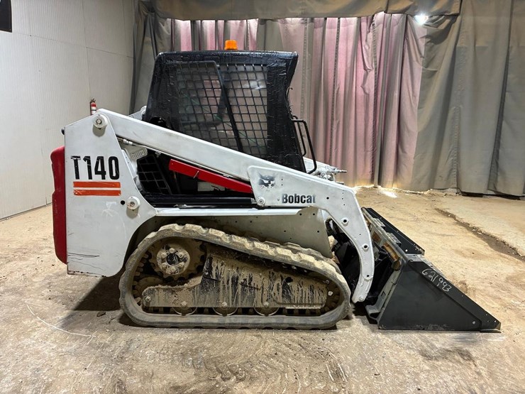 bobcat-t140-image-6