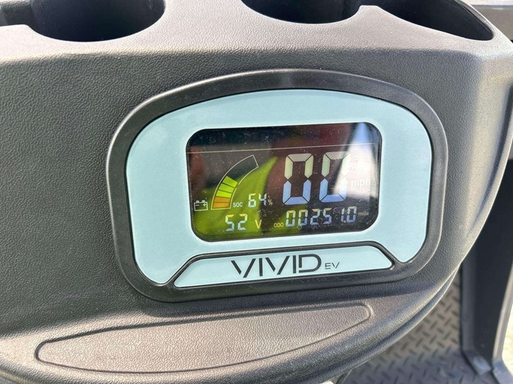 2023-vivid-ev-electric-cart-image-6